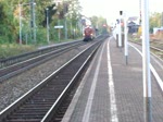 Eine Doppeltraktion der V 60 in Beuel.
Neben der Hauptstrecke befindet sich die RSE(Rhein-Sieg-Eisenbahn).
Aufgenommen am 21.10.09